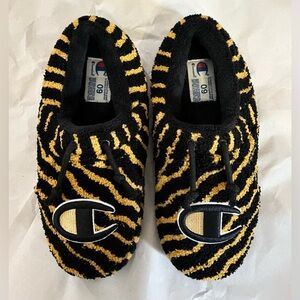 CHAMPION UNIVERSITY WAVES TERRY CLOTH COMFORT SLIPPERS IOB